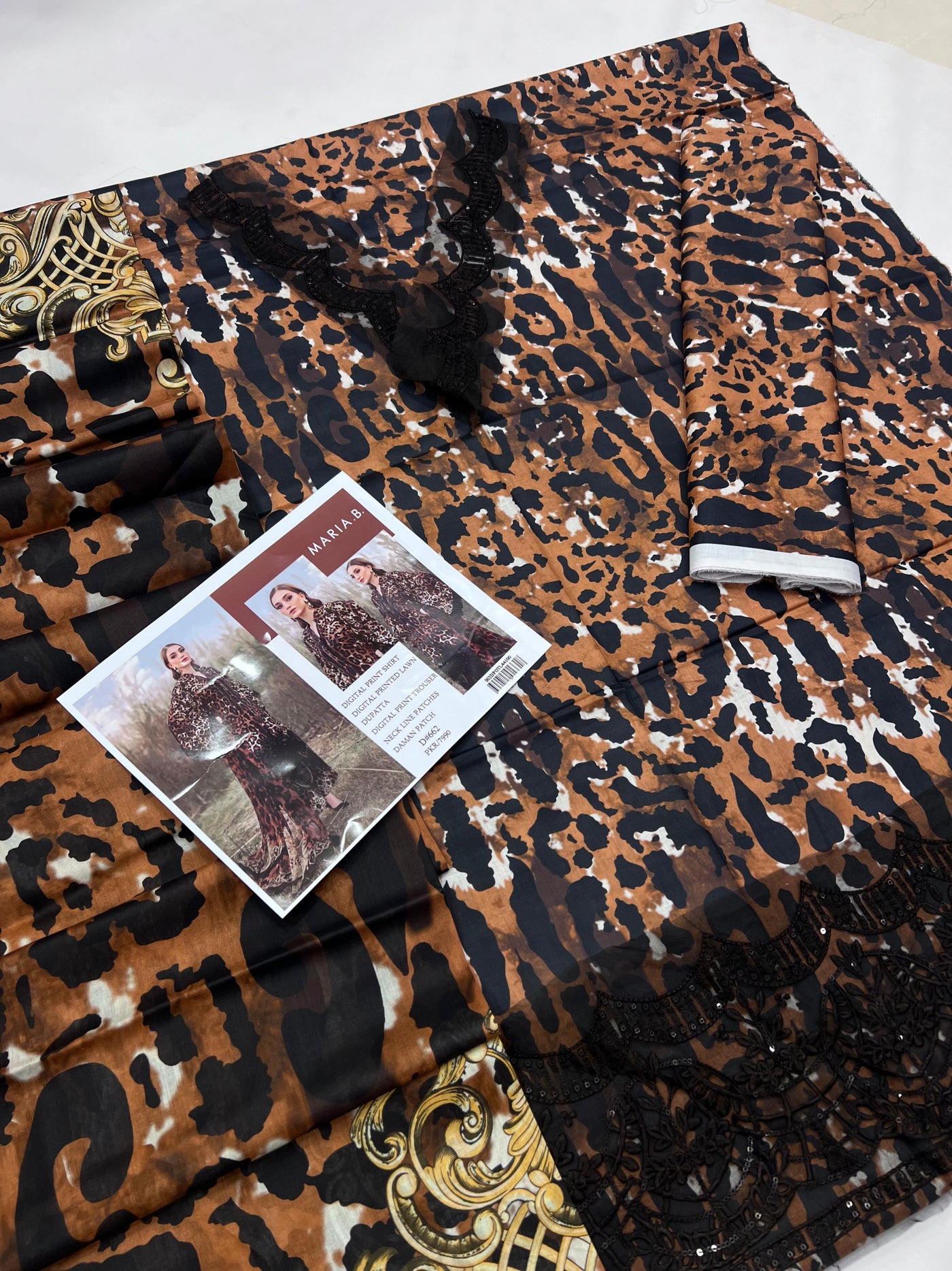 MARIA B LAWN EMBROIDER SUIT (3 PIECE)